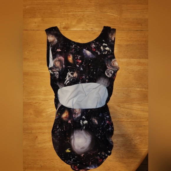 Leotards - Picture 2 of 8